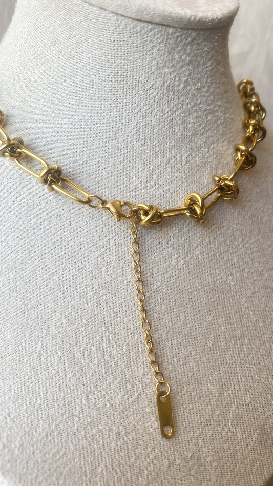 Gold Knots Necklace