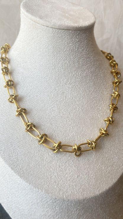 Gold Knots Necklace