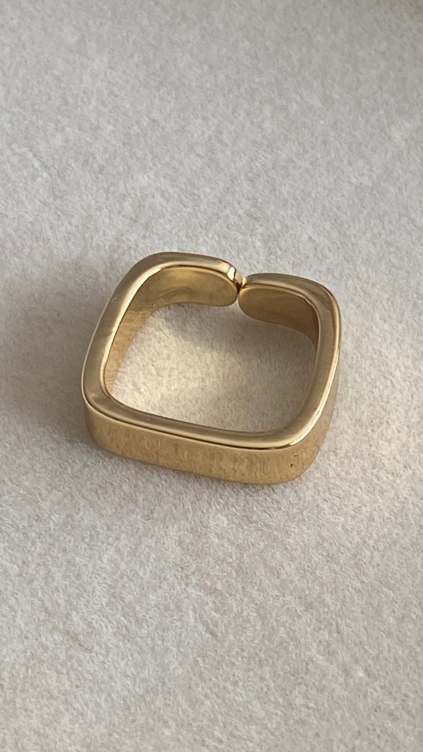 Chateau Edge Ring