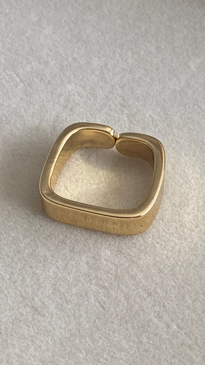 Chateau Edge Ring