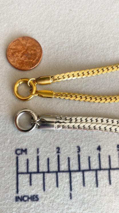 Smooth Glow Necklace