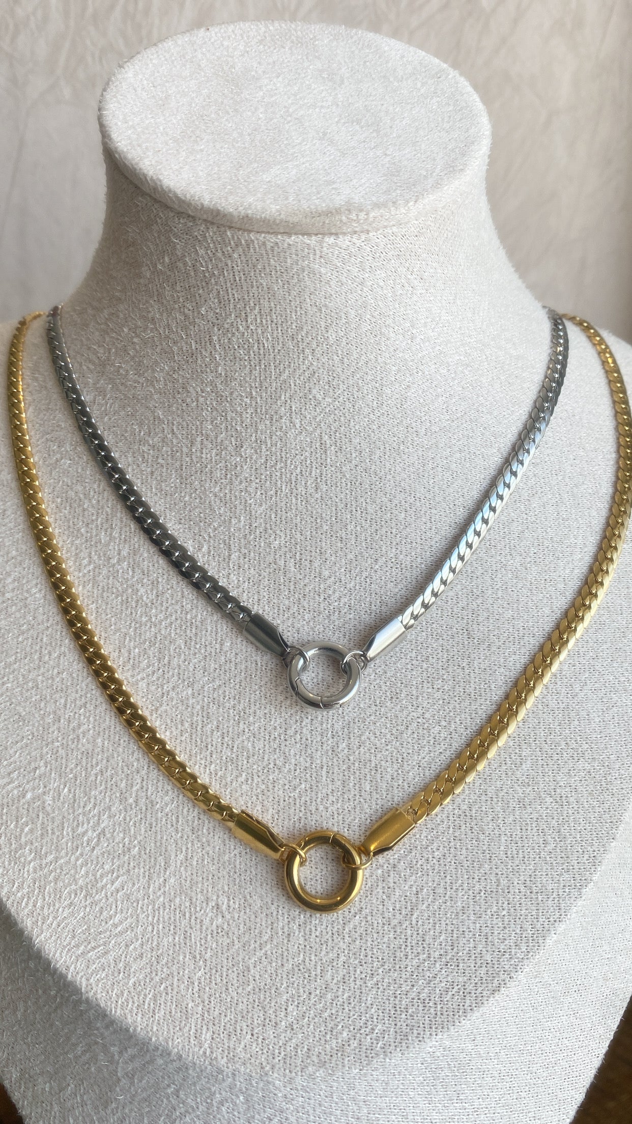 Smooth Glow Necklace