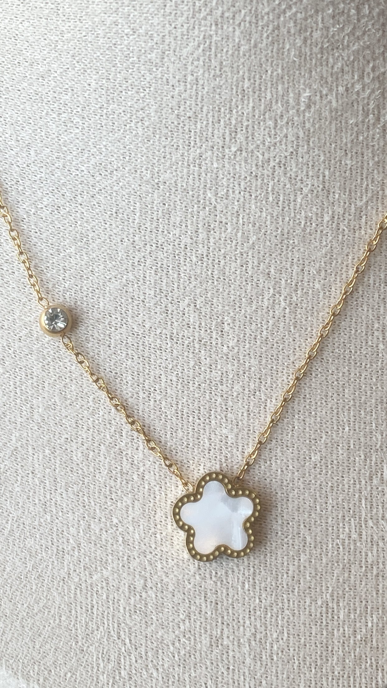 DayNight Flower Necklace