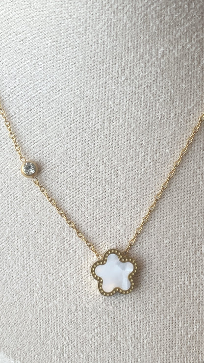 DayNight Flower Necklace