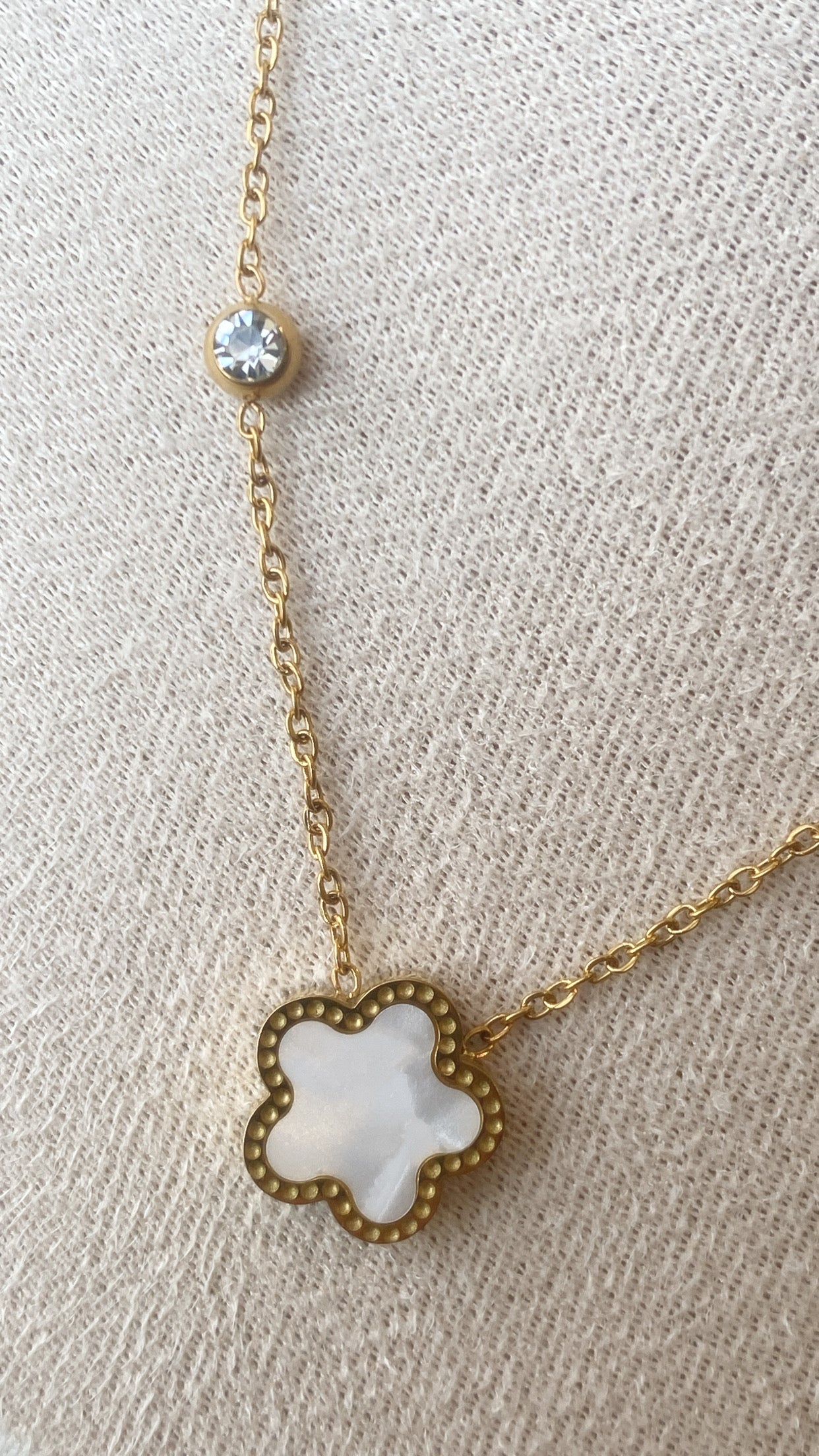 DayNight Flower Necklace