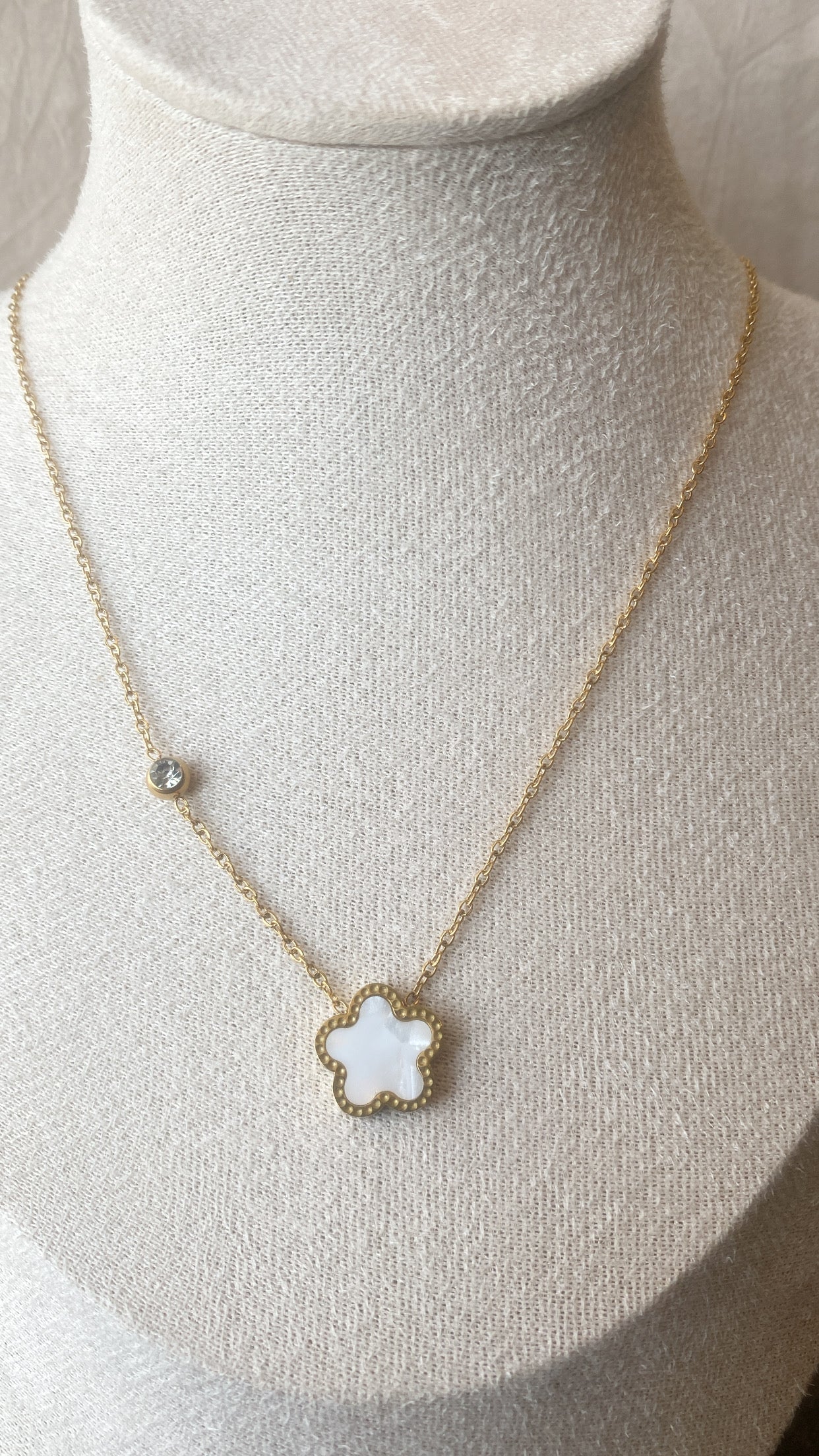 DayNight Flower Necklace