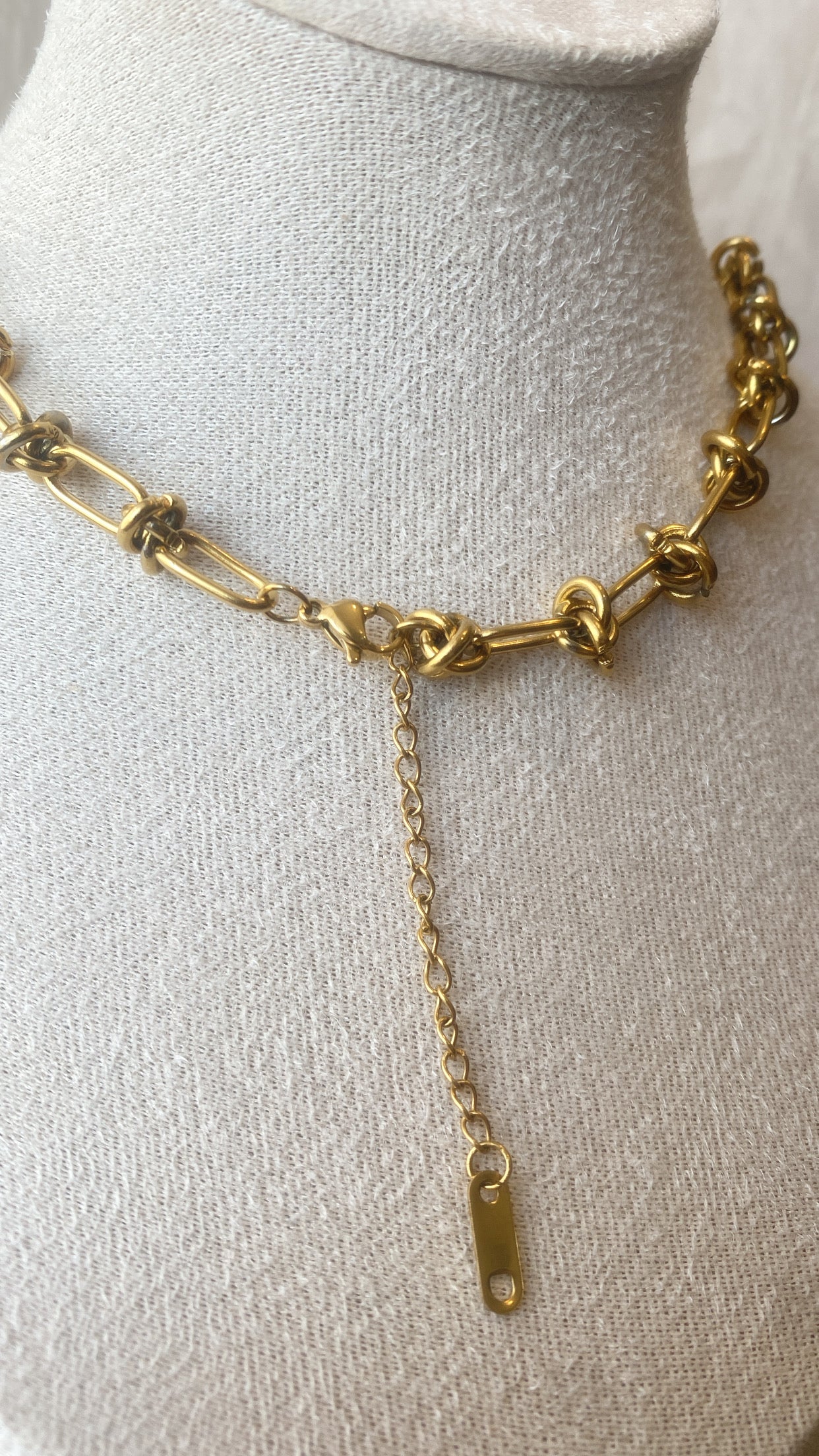Gold Knots Necklace