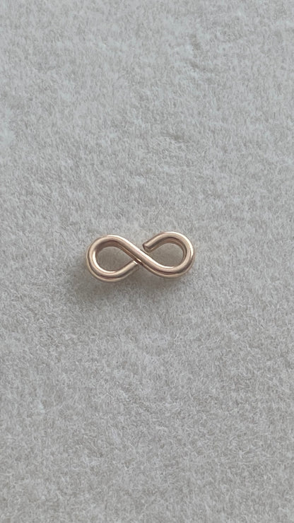 Infinity Link Charm