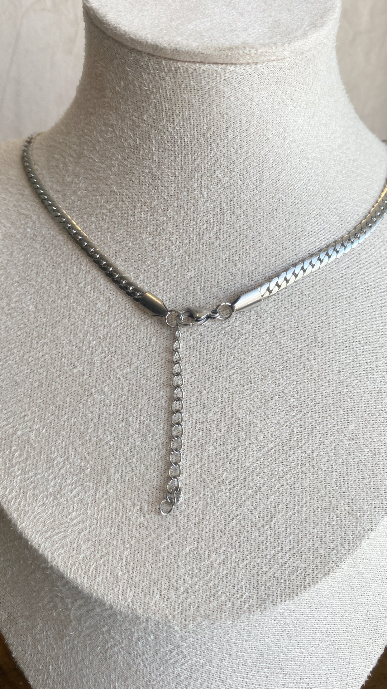 Smooth Glow Necklace